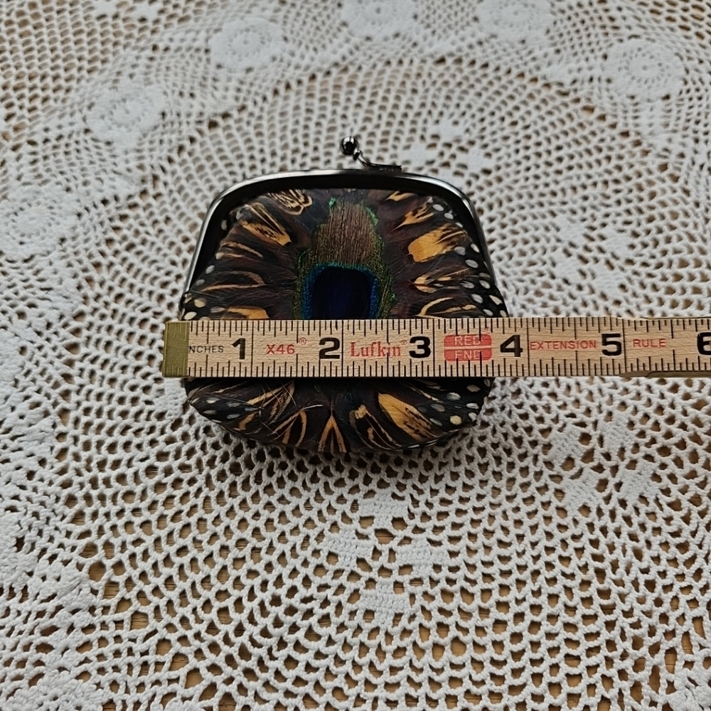 Vintage Lee Sands Hawaii Pheasant/Peacock Coin Purse Kiss Closure - Picture 9 of 10